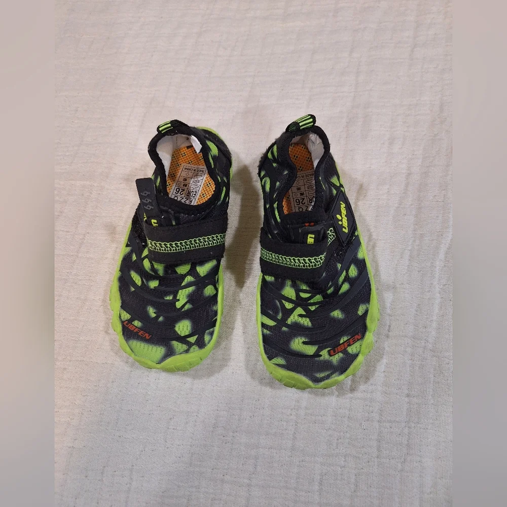 Kids Black and Green Water Shoes Size US 9.5